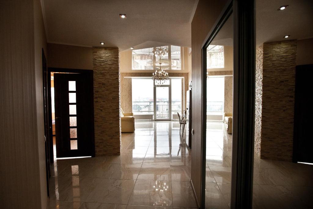 DneprApartments - One-Bedroom Apartment At Glinki Street 2