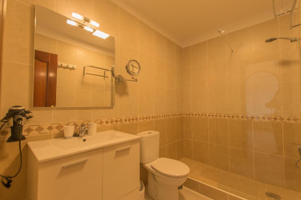 A bathroom at El Cardon Las Vistas - TENESOL RENTALS