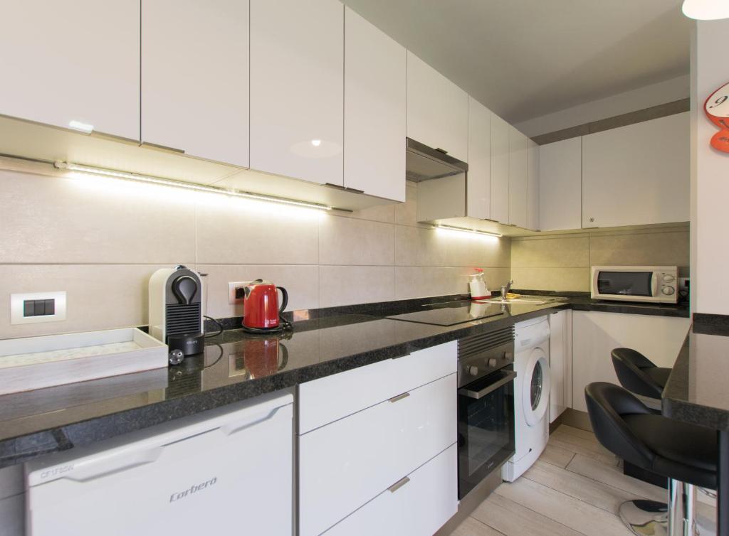 A kitchen or kitchenette at El Cardon Las Vistas - TENESOL RENTALS