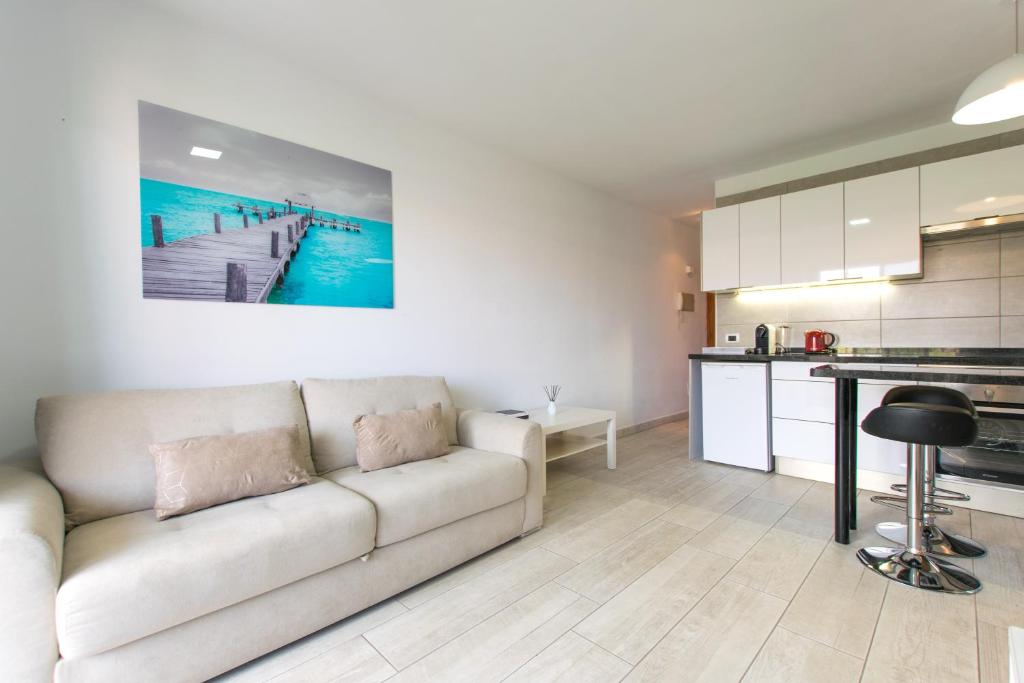 A kitchen or kitchenette at El Cardon Las Vistas - TENESOL RENTALS