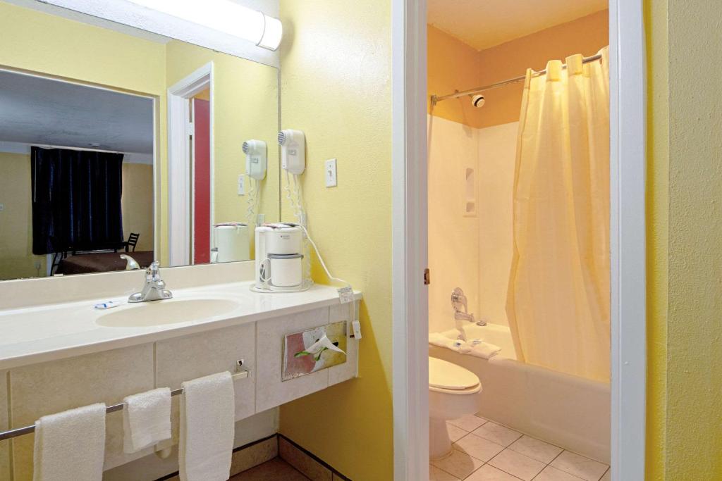 Economy Inn & Suites - Room King - Non-fumeur