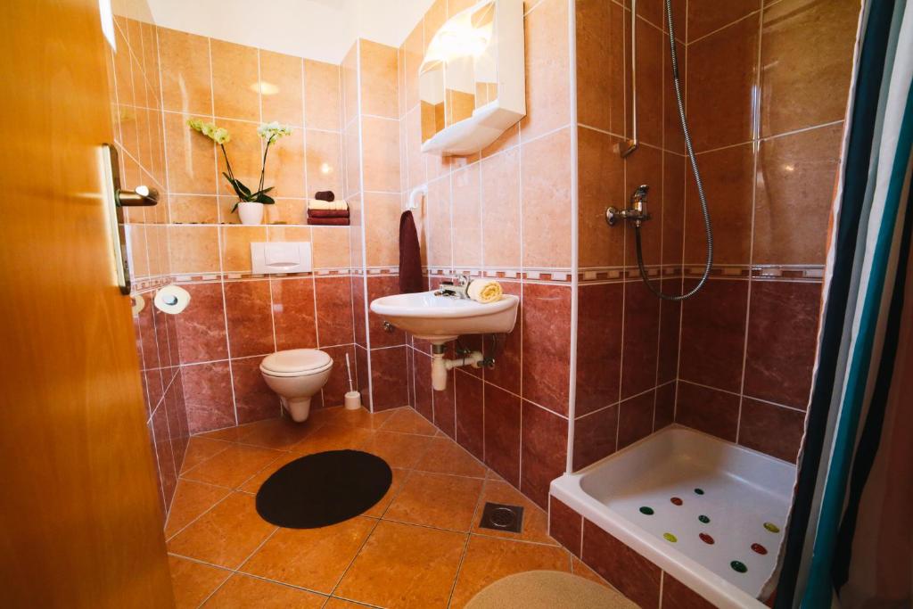Koupelna v ubytování Villa Brigita