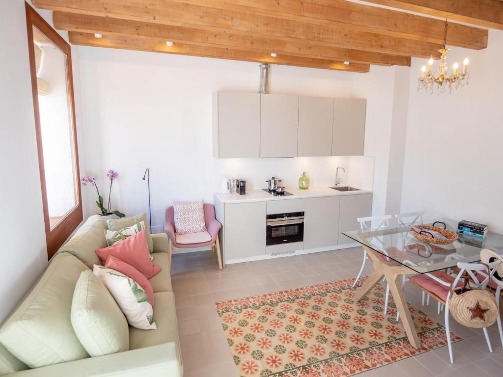 Kuchyň nebo kuchyňský kout v ubytování Es Palauet New duplex in Ibiza center with Dalt Vila views