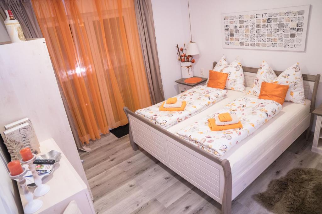Posteľ alebo postele v izbe v ubytovaní Pension & Restaurant La Amalia
