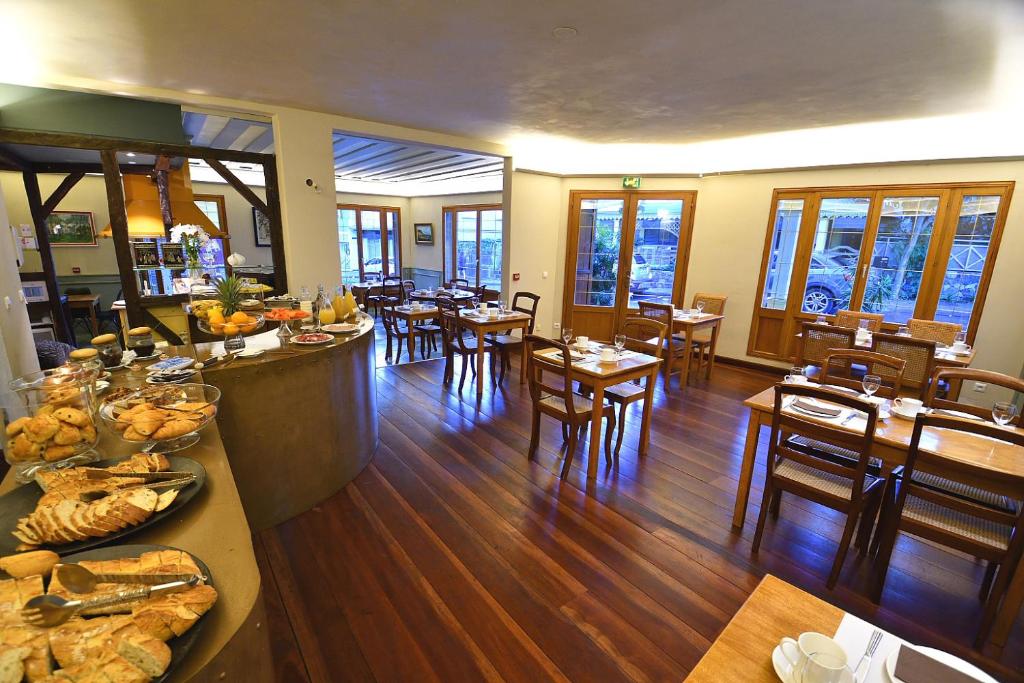 Restaurace v ubytování Tsilaosa Hôtel