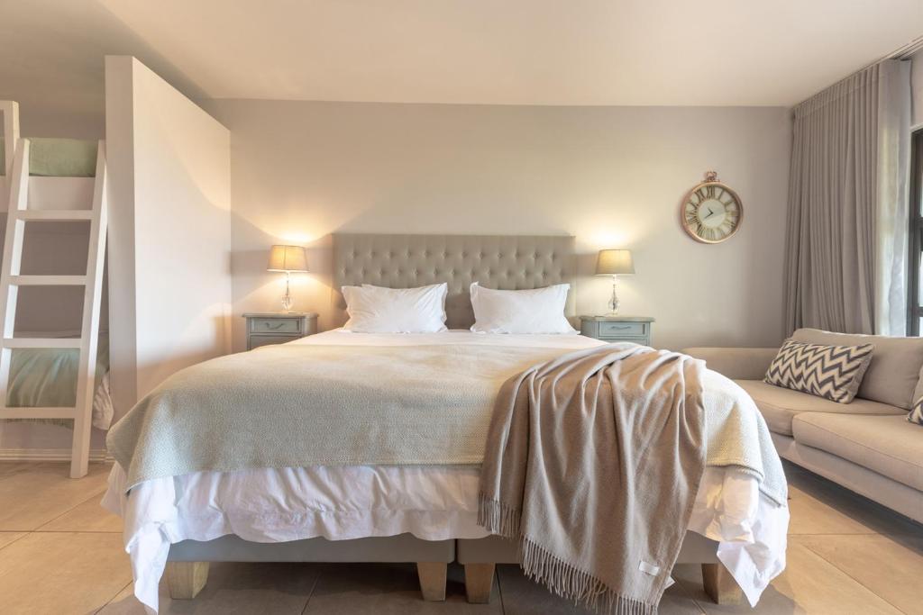 Sunrise Bay Self Catering - Image 40