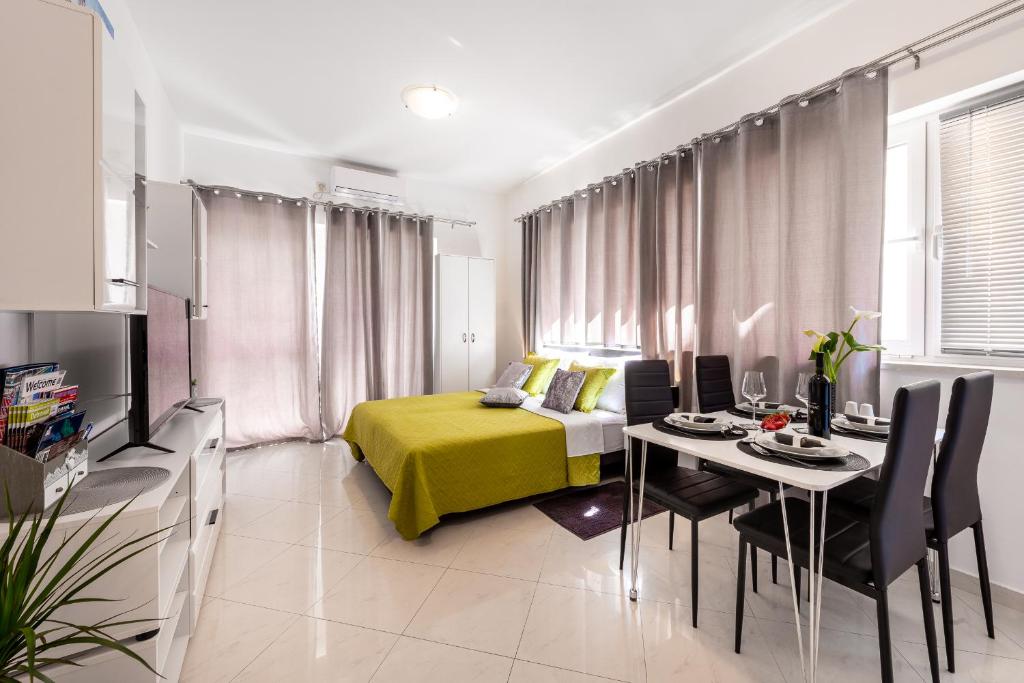 Studio Apartment & Room TEN - Free parking - 9