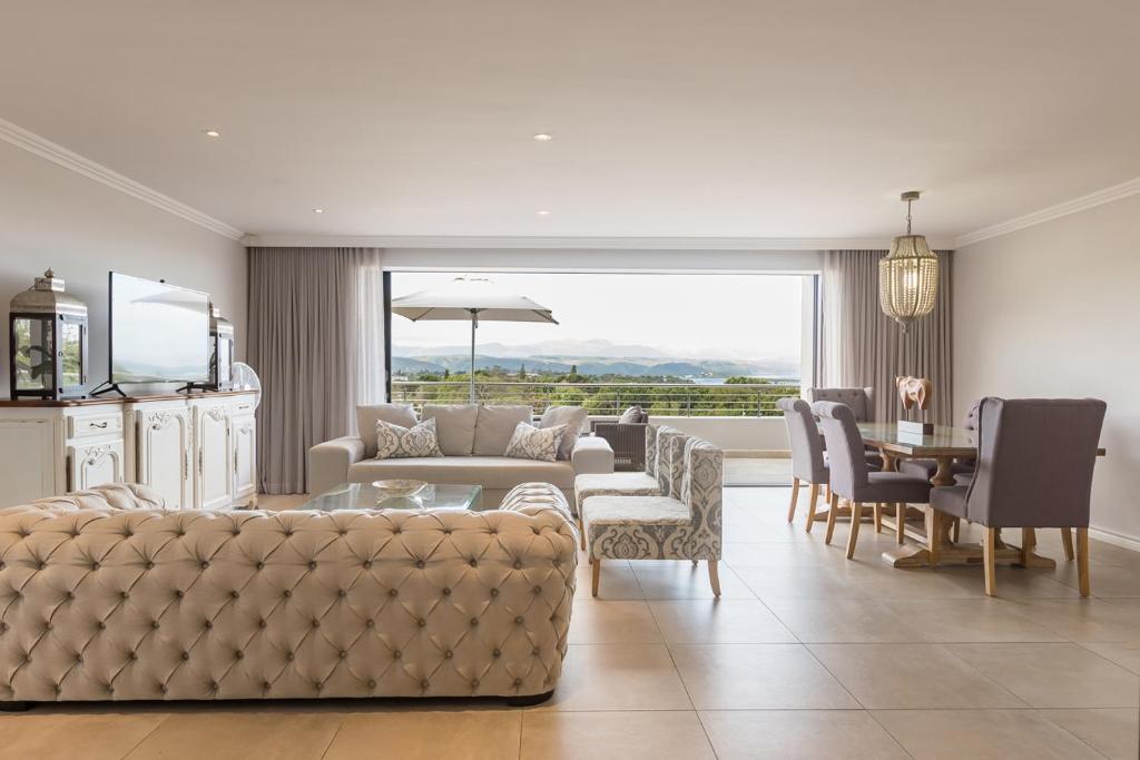 Χώρος καθιστικού στο Sunrise Bay Self Catering