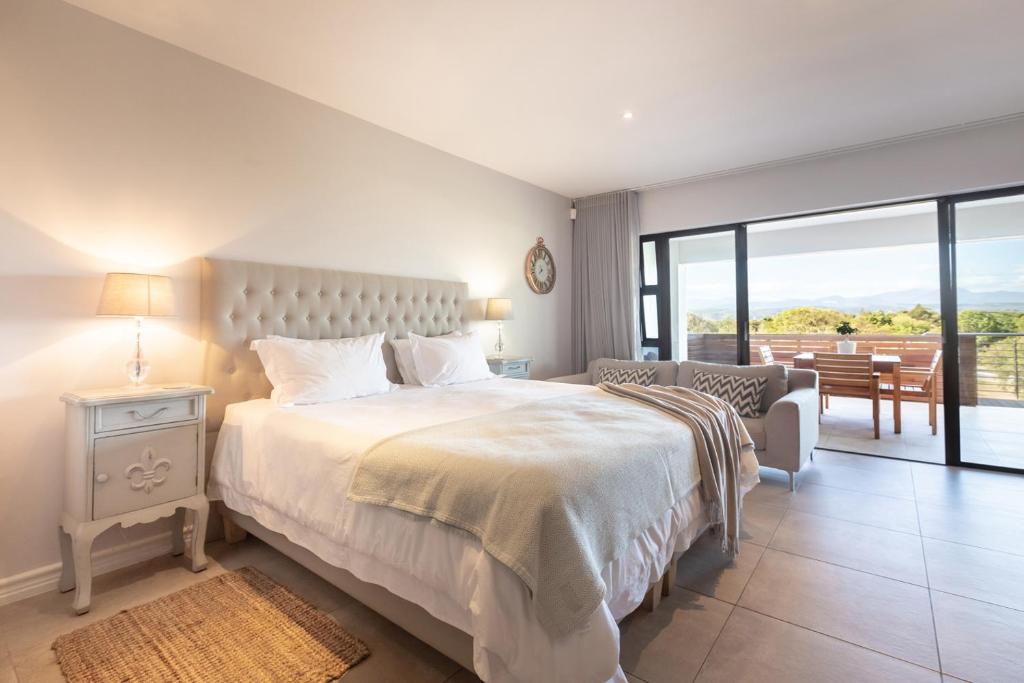 Sunrise Bay Self Catering - Image 44
