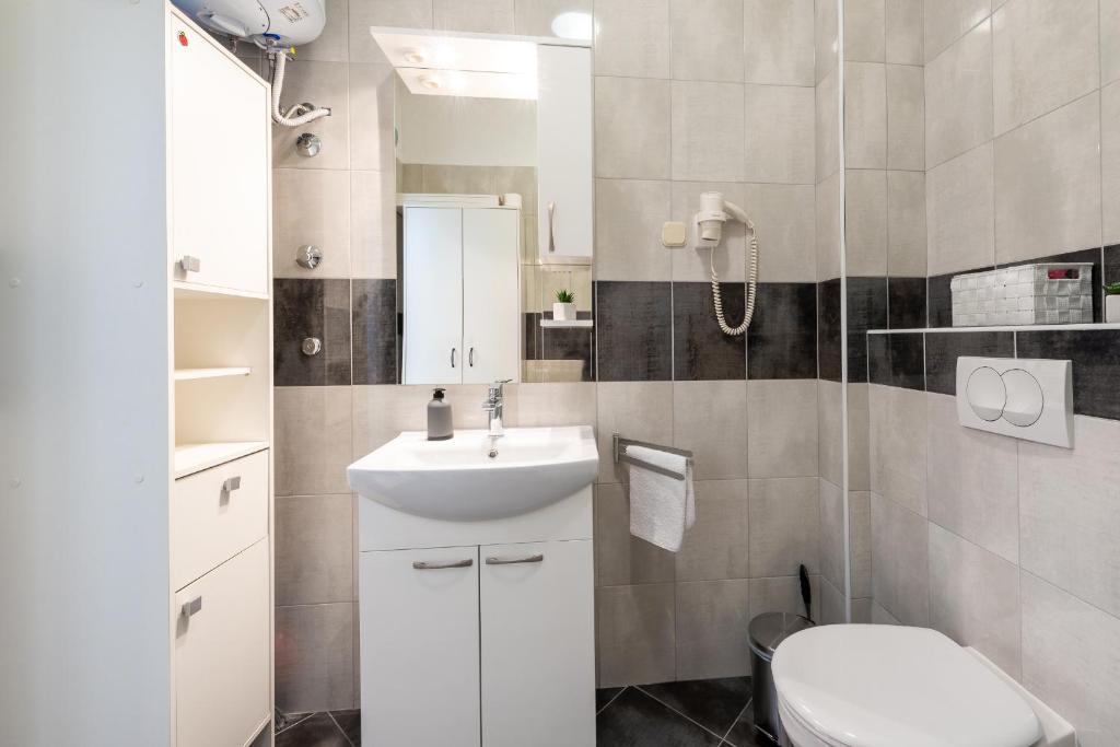 Studio Apartment & Room TEN - Free parking - 3