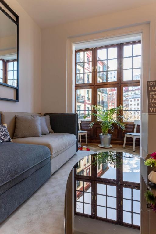 Cozy, Renovated in Downtown