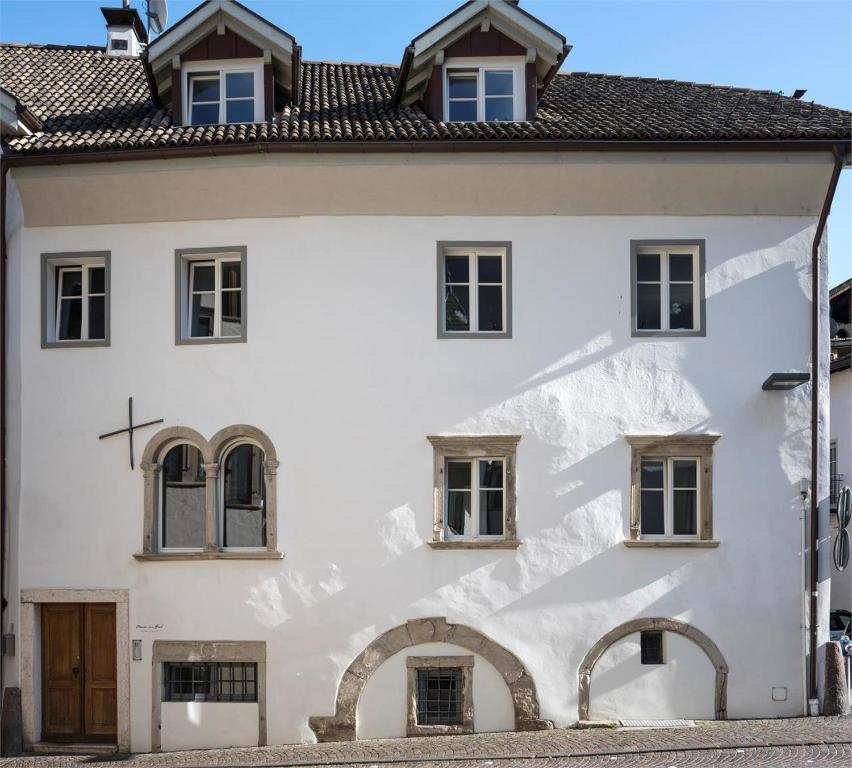 The building in which Az apartmant is located