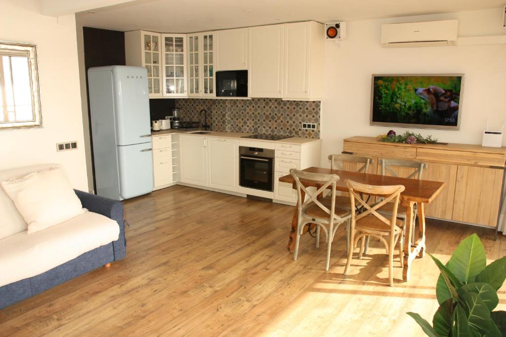 Kuchyňa alebo kuchynka v ubytovaní Seafront Apartment in Palamós