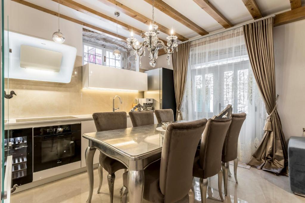 Kuchyň nebo kuchyňský kout v ubytování Berislavic Palace