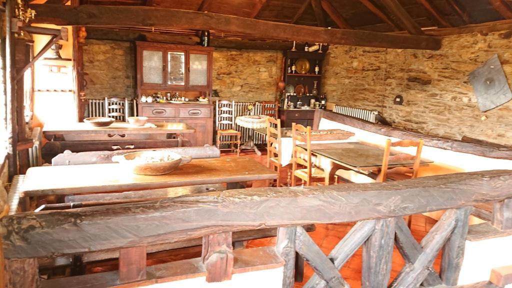 A restaurant or other place to eat at Casa O´Crego