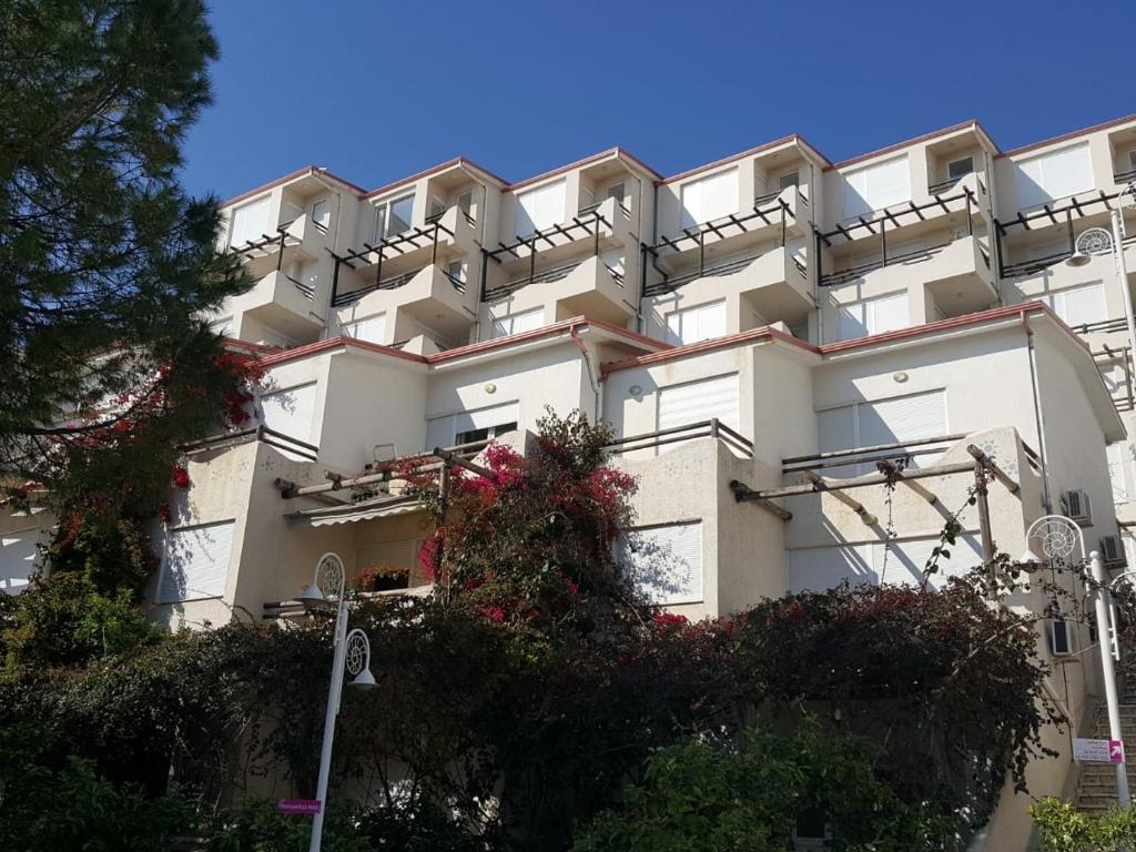 Sea Breeze Apartment Bougainville Bay - Image 9