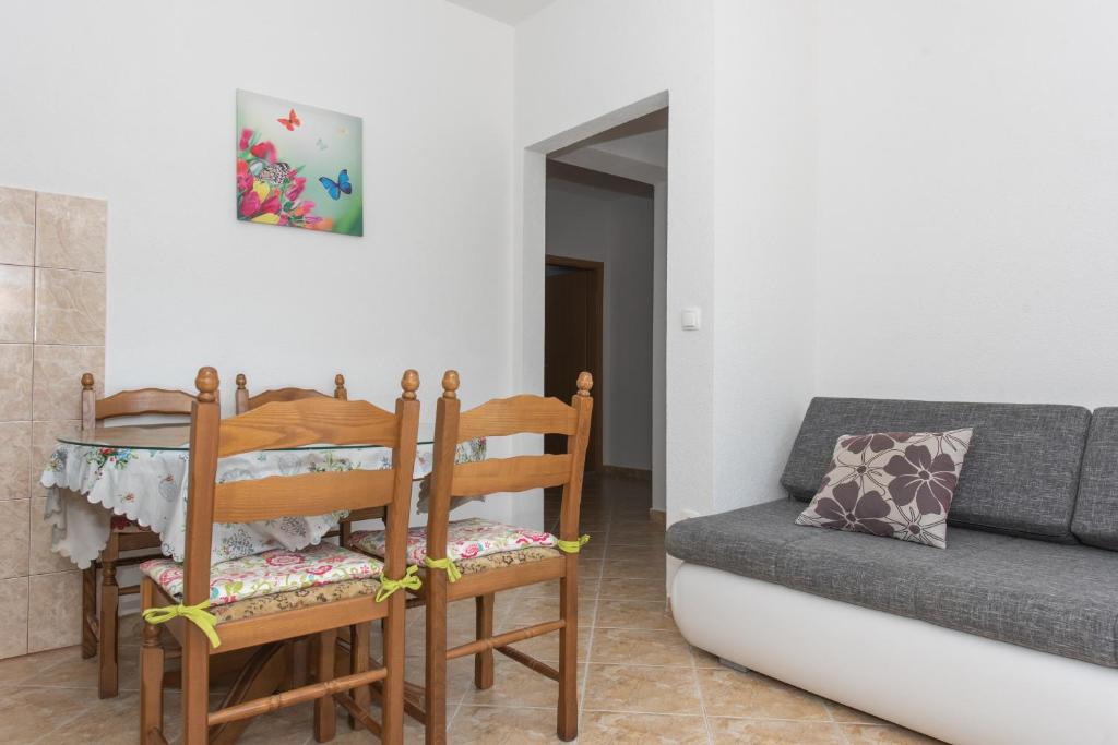 Apartments & Rooms Seaside - 7