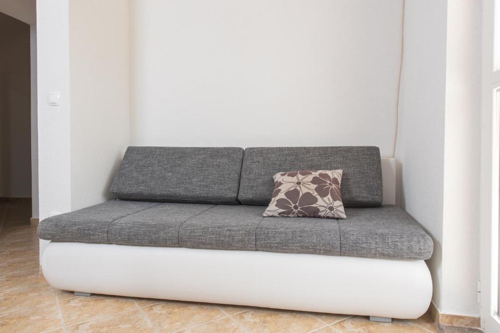 Apartments & Rooms Seaside - 8