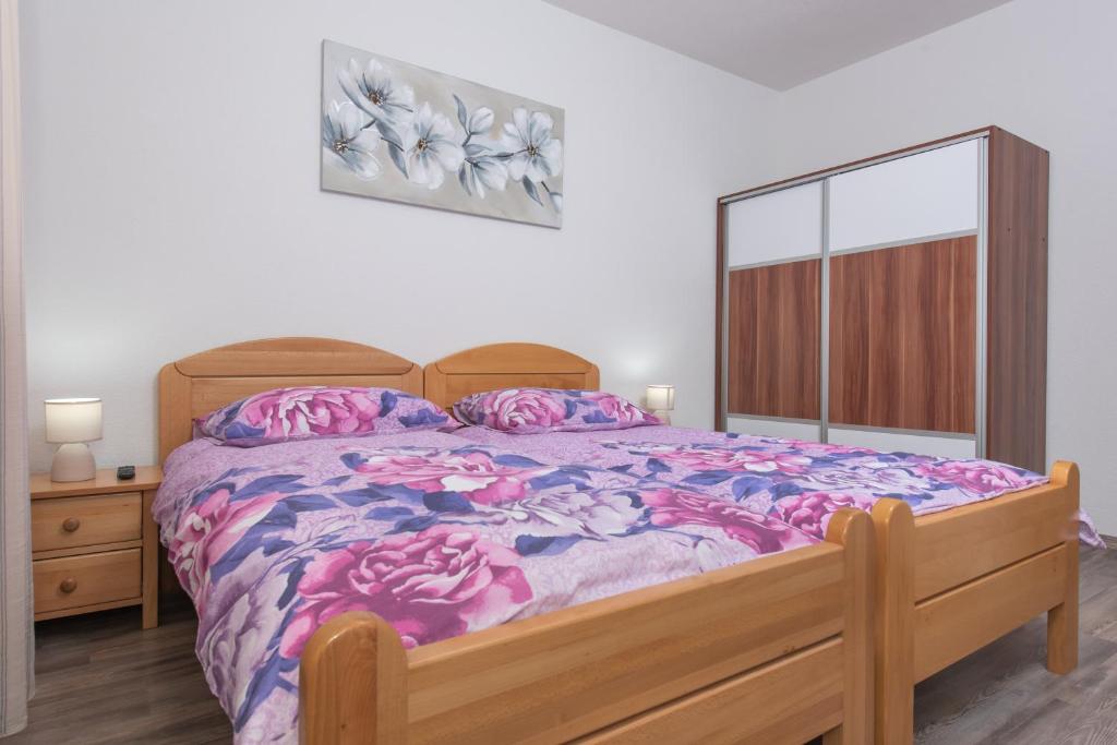 Apartments & Rooms Seaside - 17