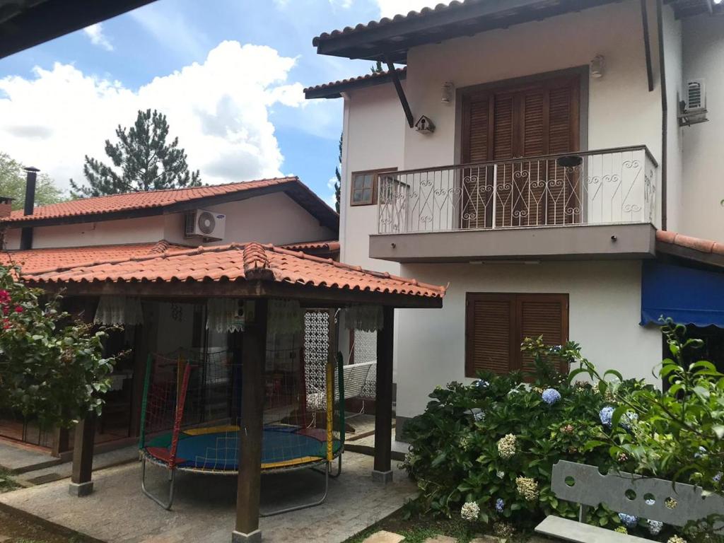  Casa alto padrão em condomínio fechado - São Roque
