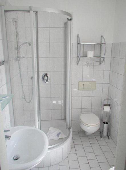 Koupelna v ubytování Hotel Pension Am Kurzentrum