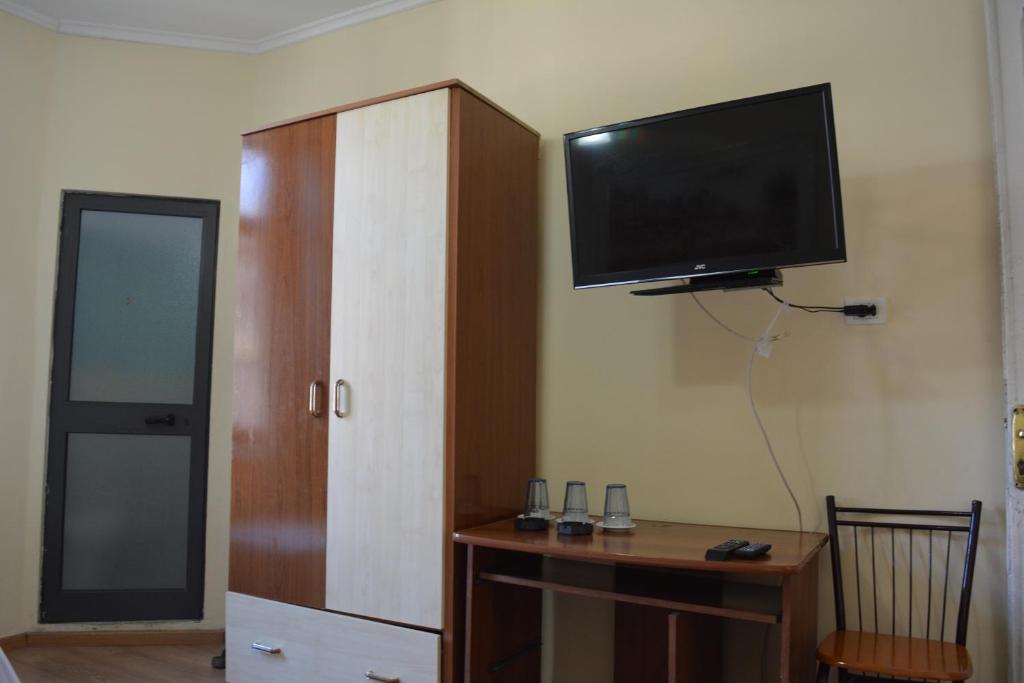 TV a/nebo společenská místnost v ubytování Hotel Republika