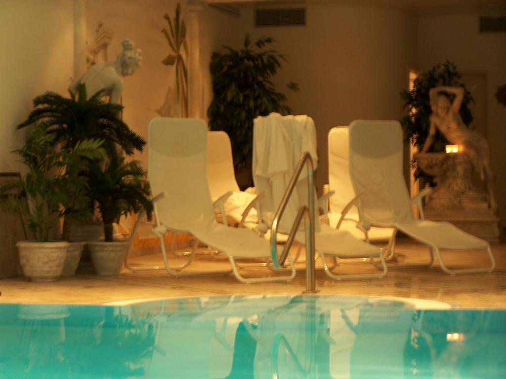 Bazén v ubytování Hotel Etschquelle nebo v jeho okolí