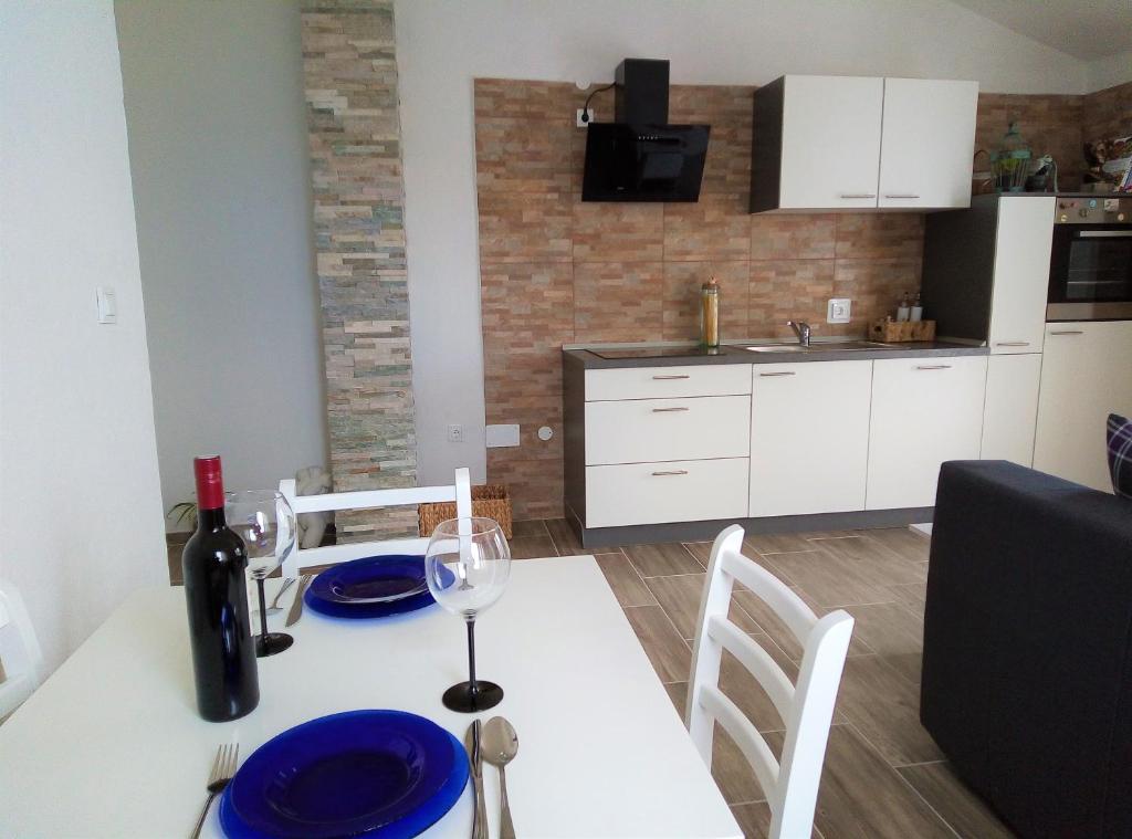 Kuchyňa alebo kuchynka v ubytovaní Apartments Kurelja