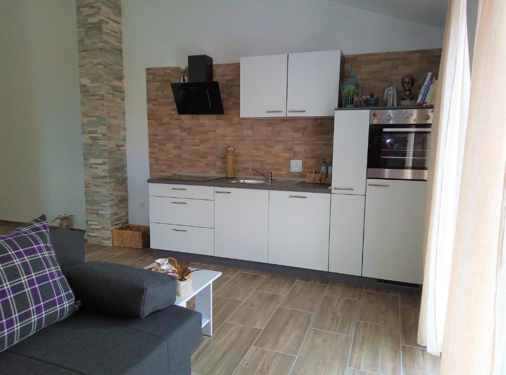 Kuchyňa alebo kuchynka v ubytovaní Apartments Kurelja
