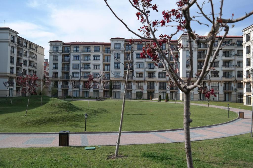 Aed väljaspool majutusasutust Aivazovsky Park Anchialos H14