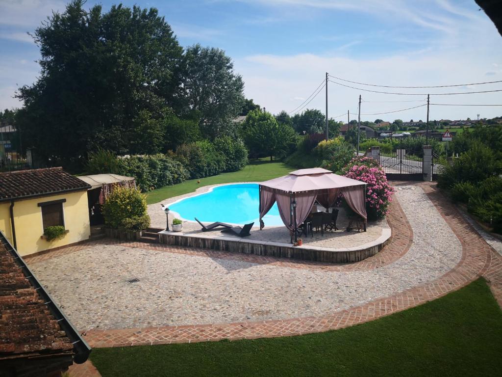 Bazén v ubytování B&B Il Martin Pescatore nebo v jeho okolí