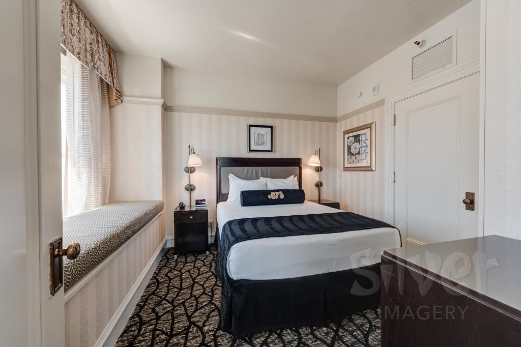Gaslamp Plaza Suites photo