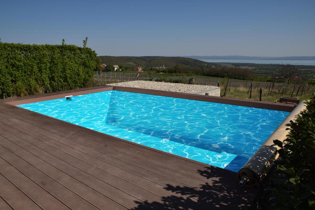 Basen w obiekcie Panorama, Balaton lub w pobliżu
