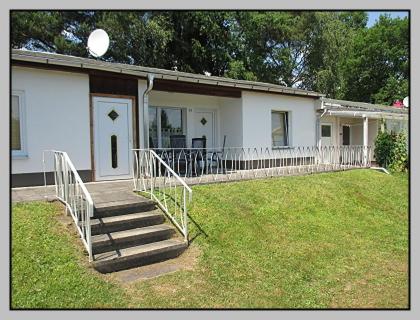 Bungalow direkt am Wasser - Two-Bedroom House