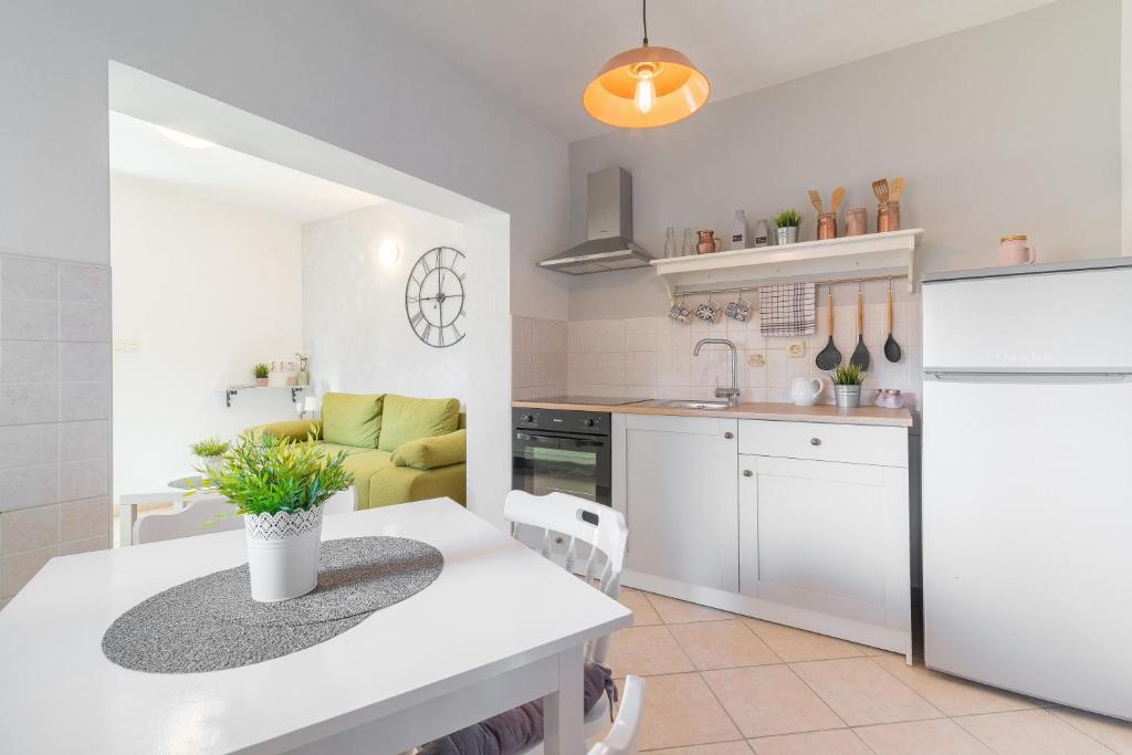 Gallery image of Mediterranean House by The Beach in Posedarje