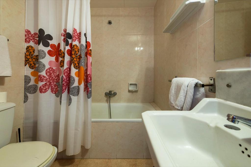 Koupelna v ubytování Hotel Mar i Sol