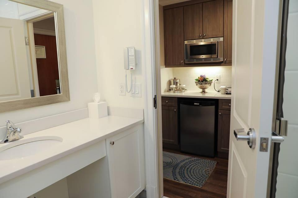 Norwalk Inn & Conference Center - Room King Superior