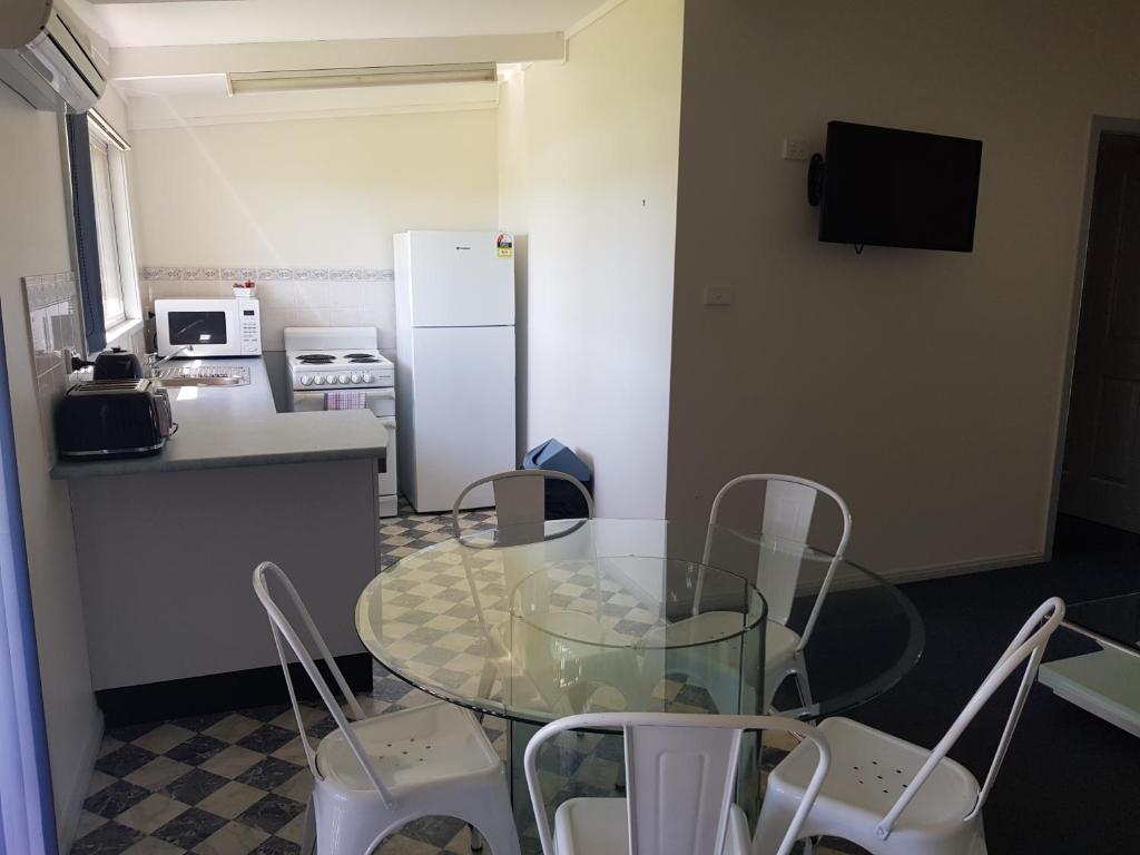 Amaroo Resort - Cottage De Deux Chambres - Waterfront 6A
