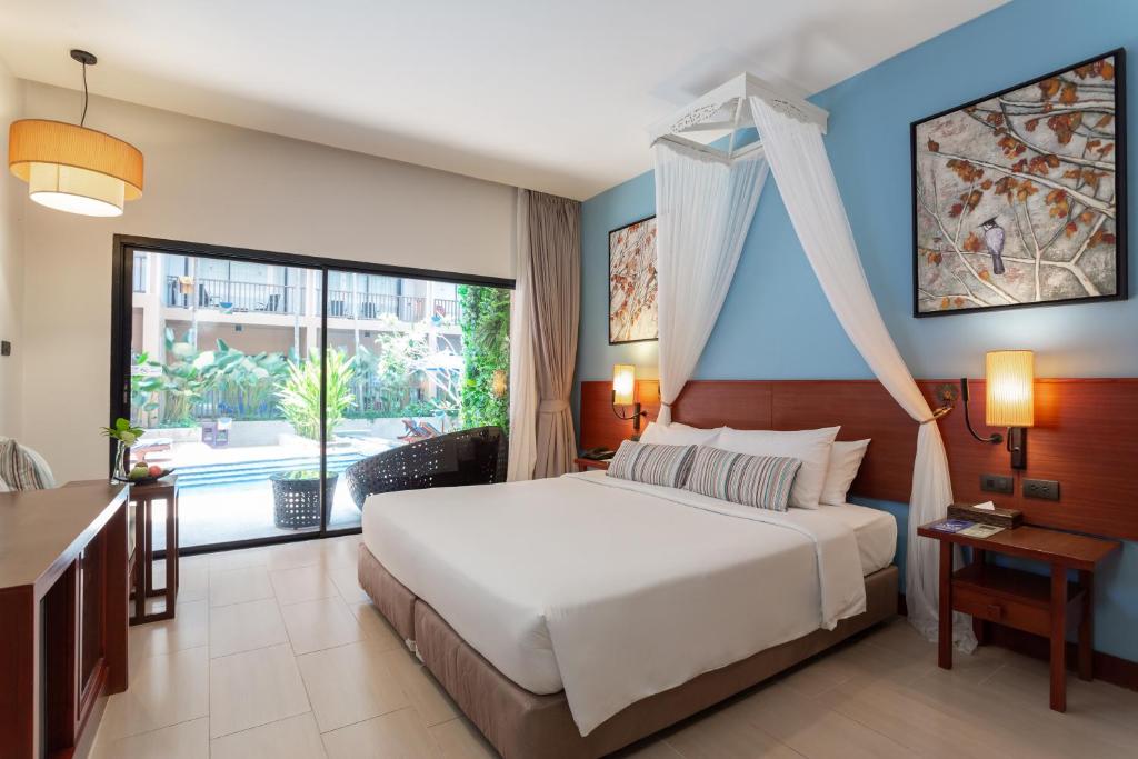 
Premier Double or Twin Room with Pool Access
