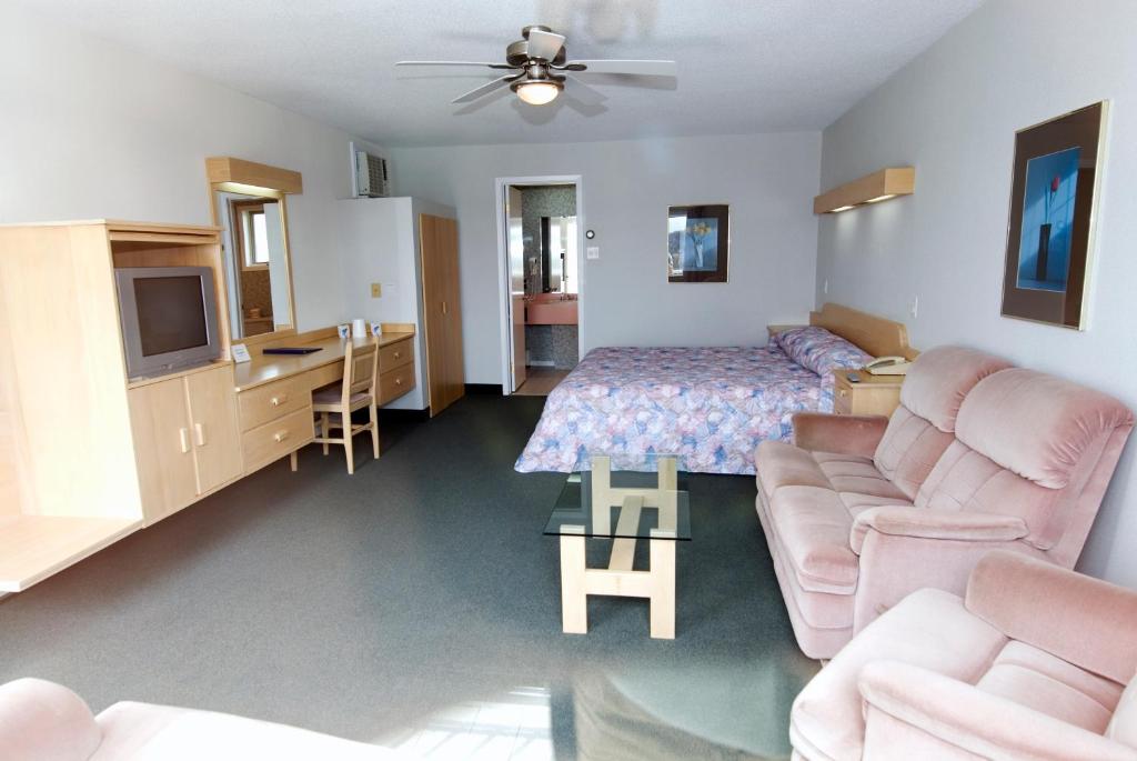 Posezení v ubytování Daigle's Motel