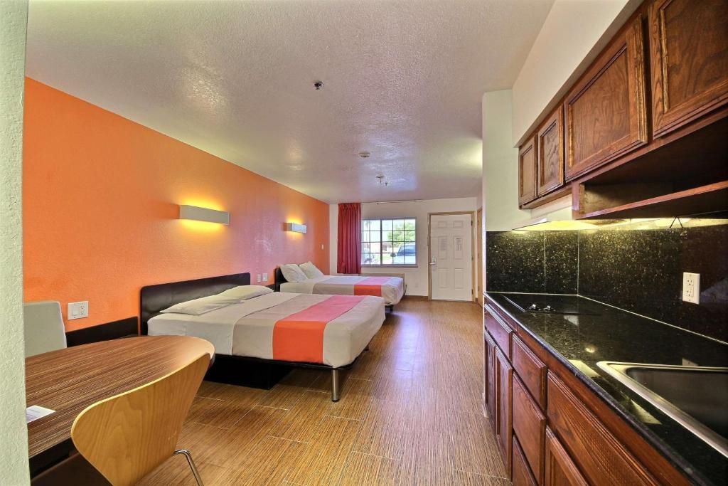 Motel 6-Edinburg, TX photo