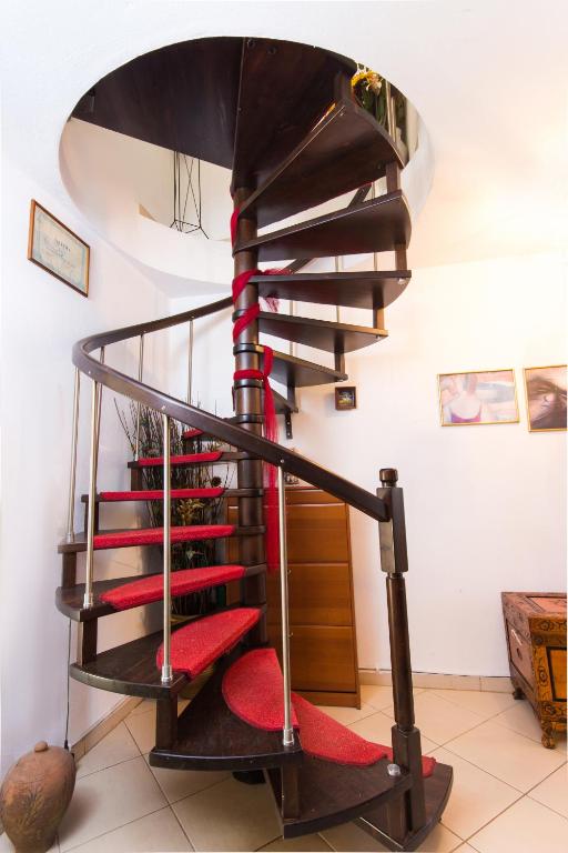 Palanda nebo palandy na pokoji v ubytování Villa Efi