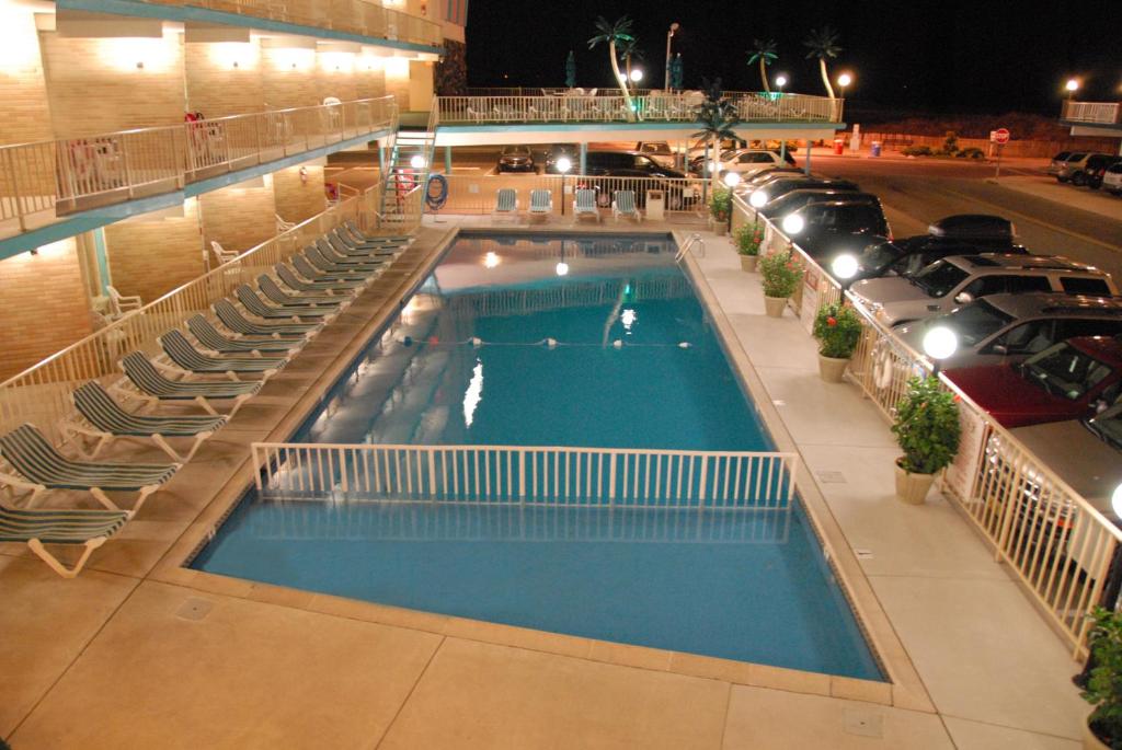 Bazén v ubytování Bristol Plaza Motel nebo v jeho okolí