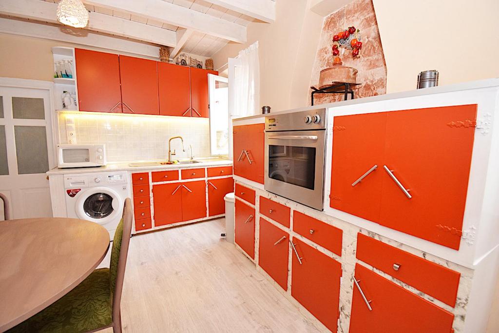 Kuchyňa alebo kuchynka v ubytovaní Elpida's House