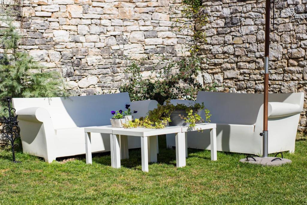 A garden outside "Apeiros Chora" Hotel, Zagori