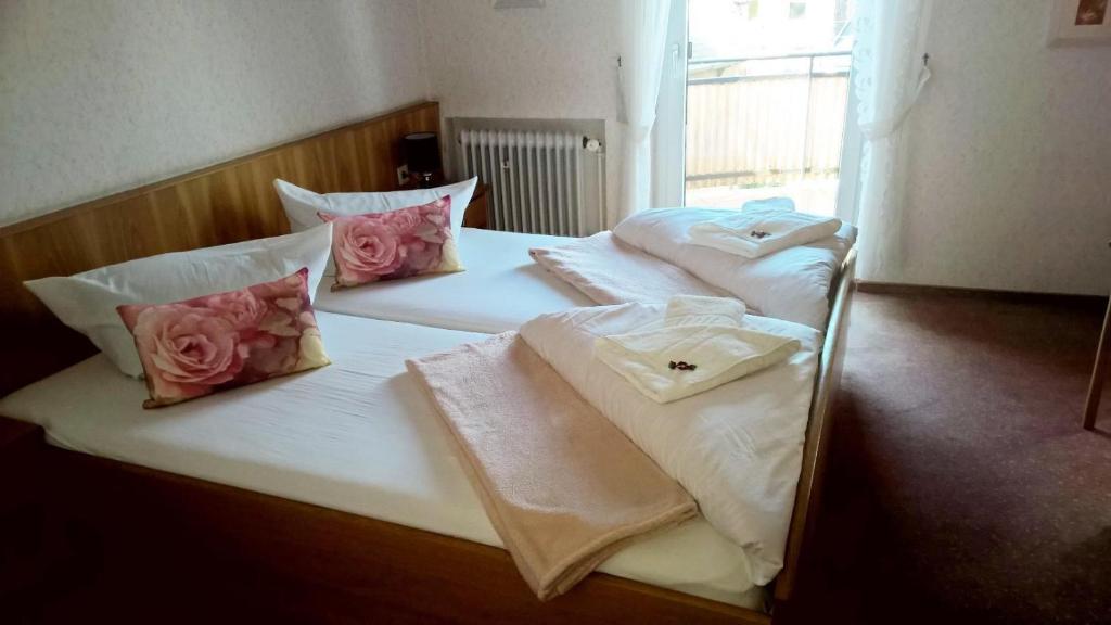 Postel nebo postele na pokoji v ubytování Hotel Monte Somma