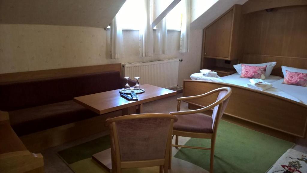 Postel nebo postele na pokoji v ubytování Hotel Monte Somma
