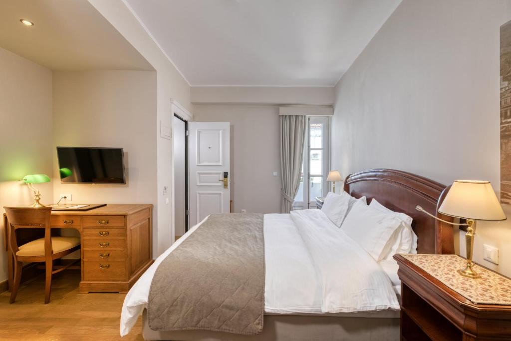 Letto o letti in una camera di Hotel Leto Hydra