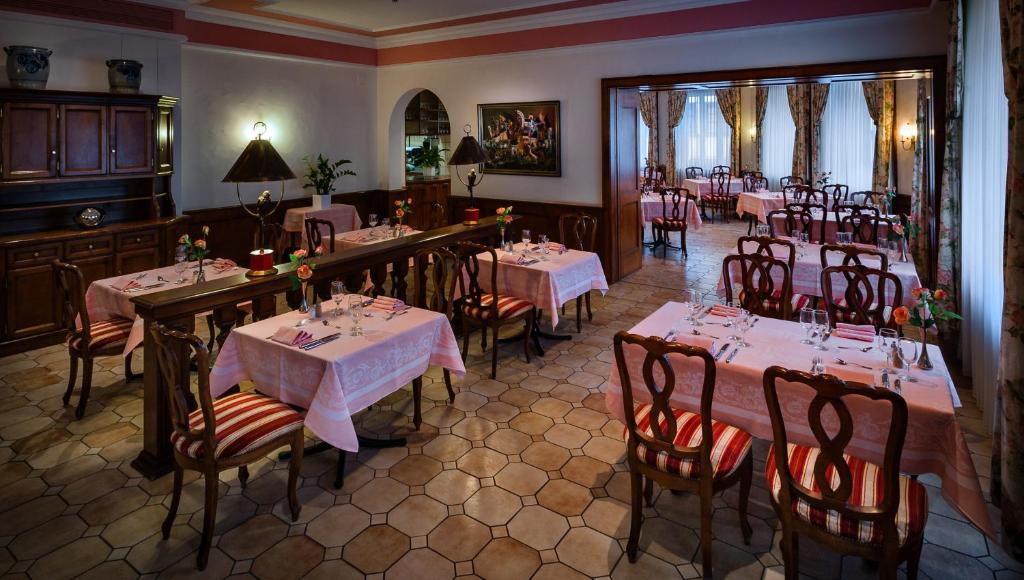 Un restaurante u otro lugar para comer en Hotel dell'Angelo