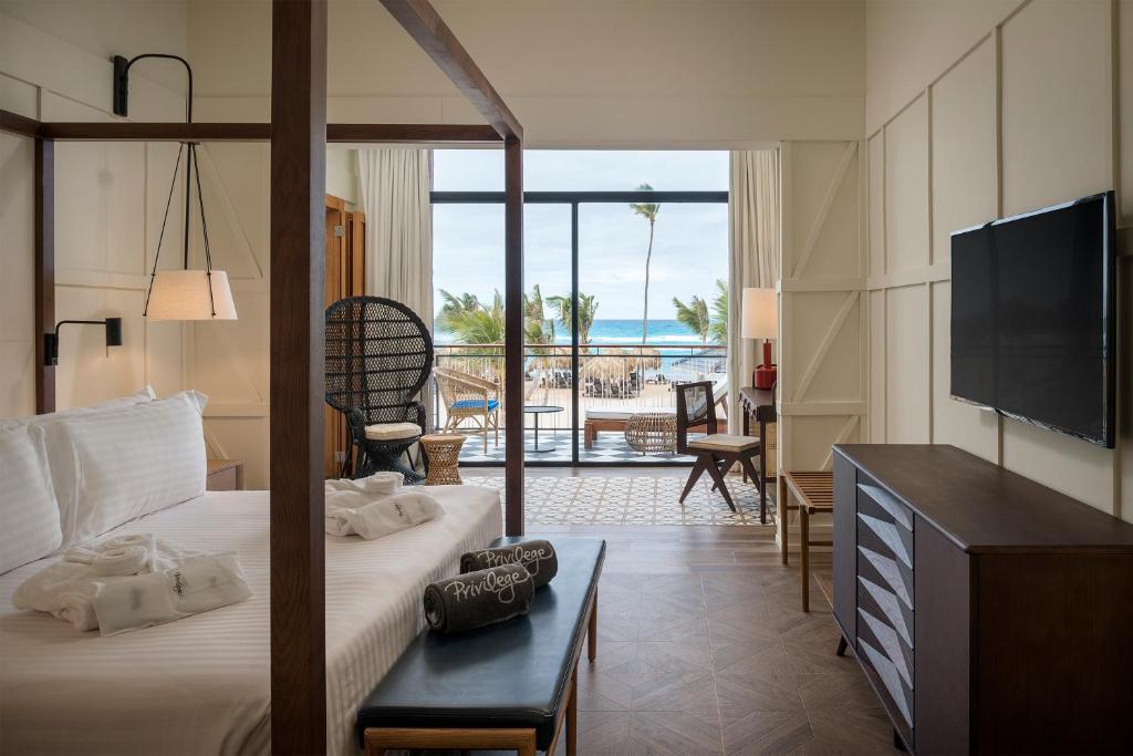 TV a/nebo společenská místnost v ubytování Ocean el Faro Resort - All Inclusive